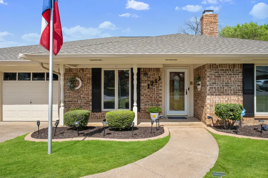 1711 Queensborough Drive, Arlington, TX 76015 - #3