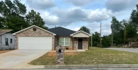 926 S Academy Avenue, Tyler, TX 75701