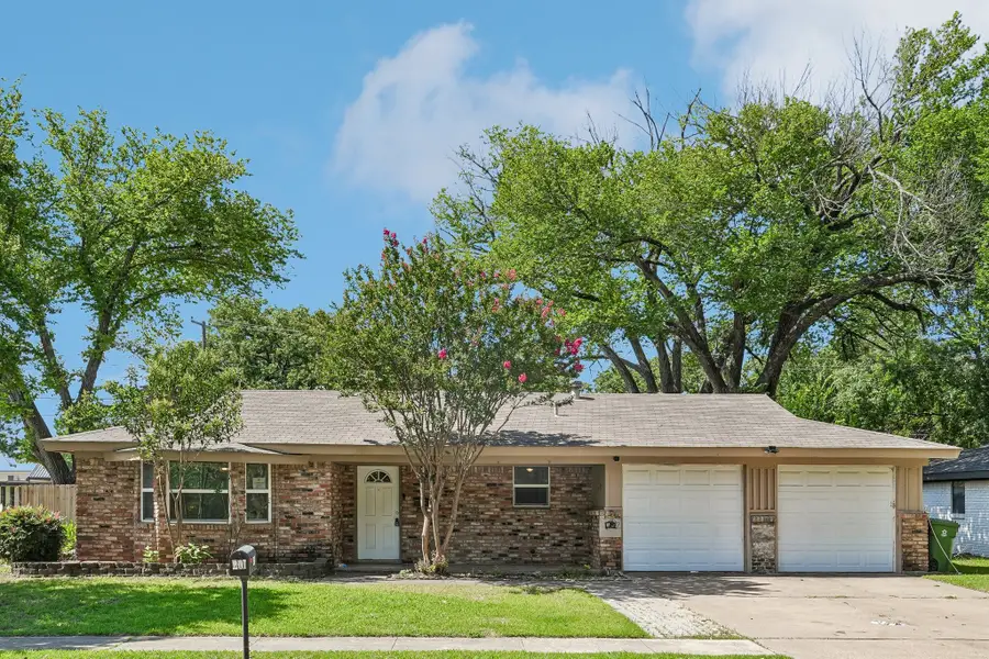 201 W Cheryl Avenue, Hurst, TX 76053 - #2
