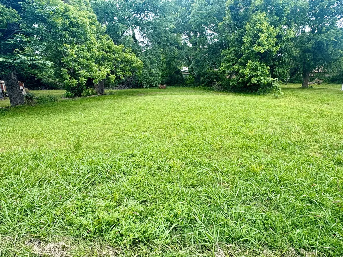 704 E 8th Street, Bonham, TX 75418 - #1