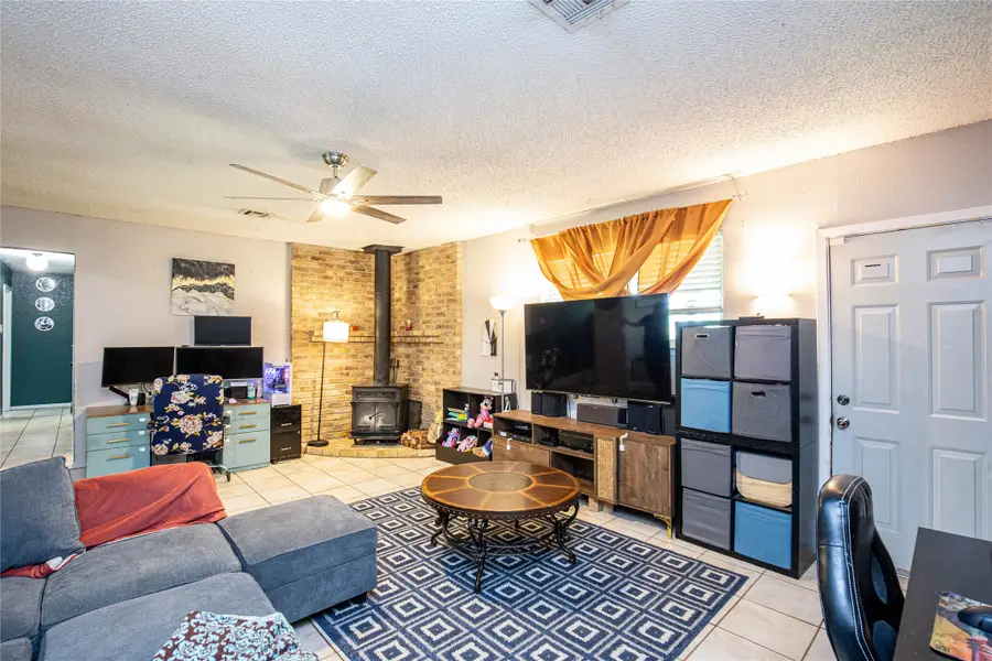 817 S Old Temple Road, Lorena, TX 76655 - #3