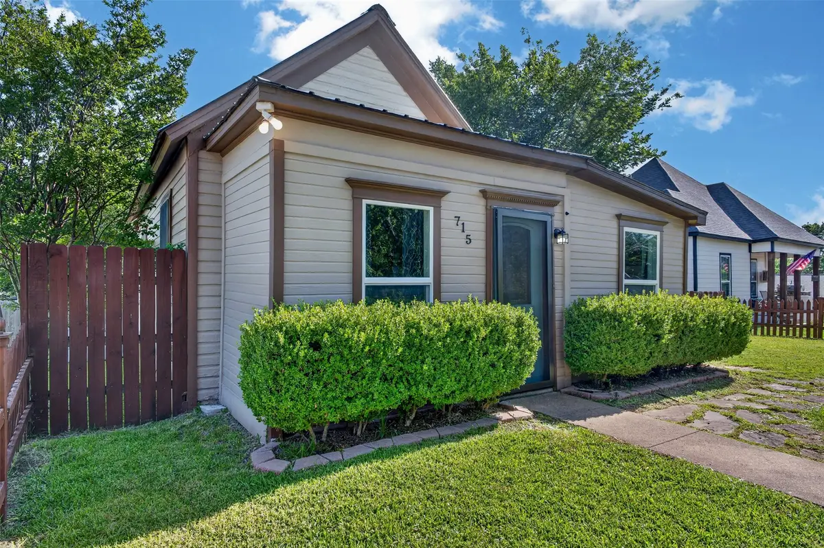 715 W Munson Street, Denison, TX 75020 - #1