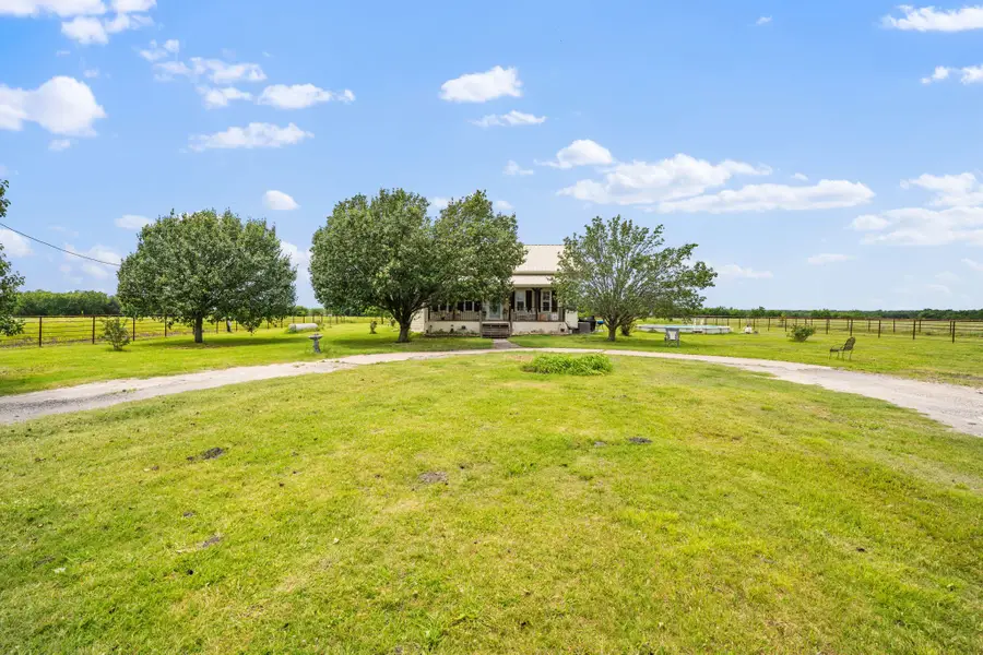 404 Fm 1566 W, Wolfe City, TX 75496 - #2