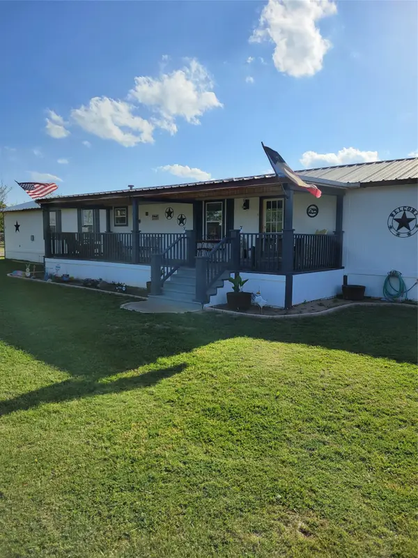 608 Chestnut St. Street, Cross Plains, TX 76443