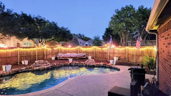 861 Pinnacle Circle, Lewisville, TX 75077