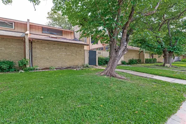 5808 Harvest Hill Road, Dallas, TX 75230