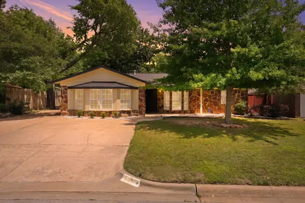 1108 Billie Ruth Lane, Hurst, TX 76053