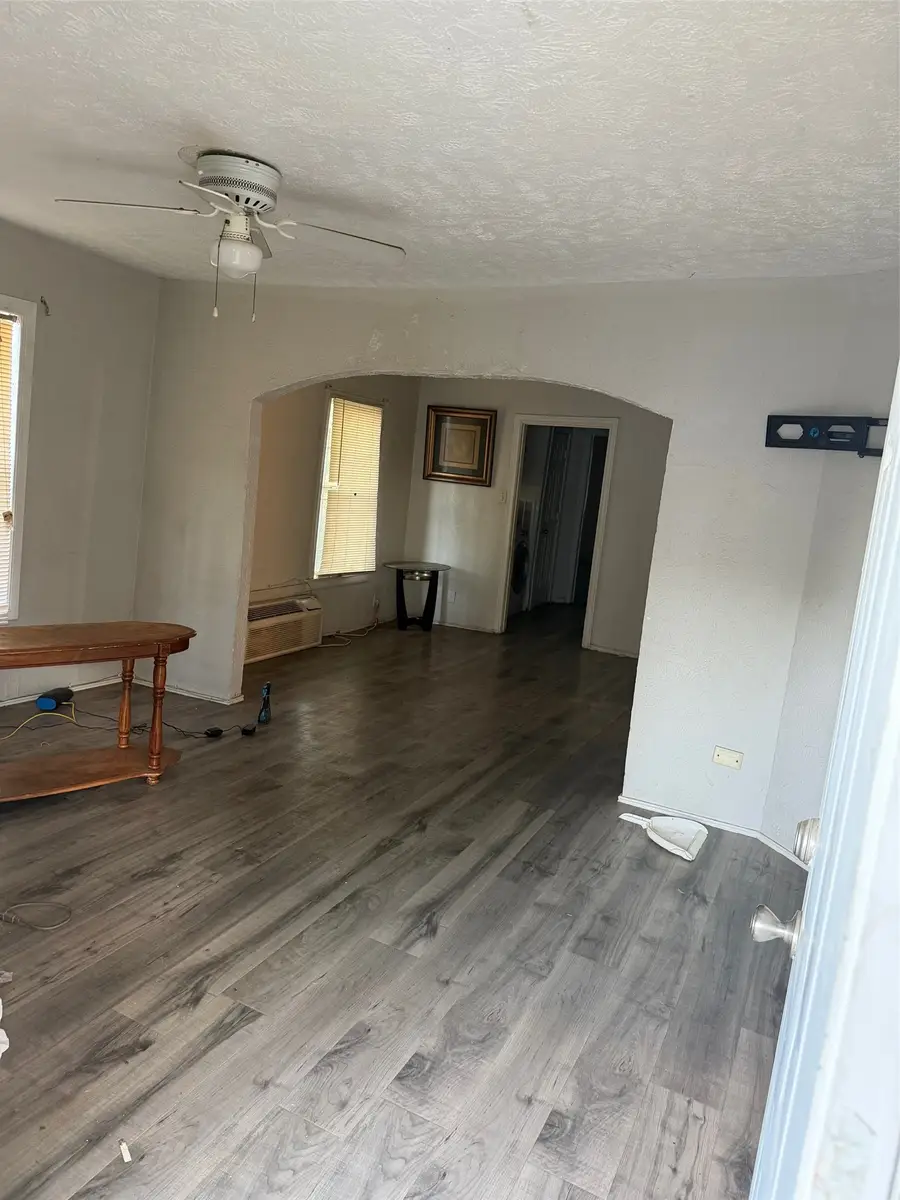 2738 Lawrence Street, Dallas, TX 75215 - #2