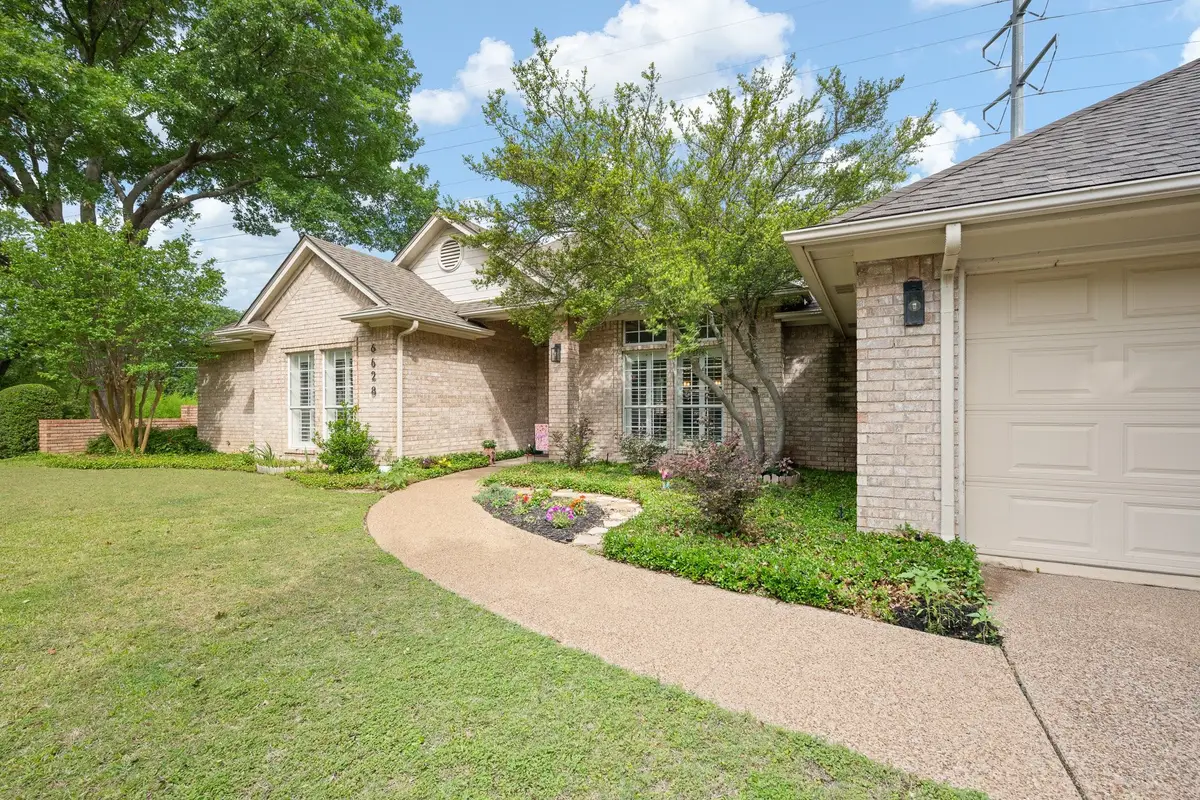 6628 Westmoor Lane, Benbrook, TX 76132 - #1