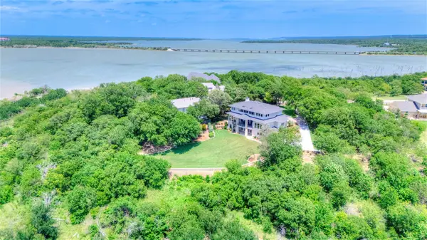 1132 Mallard Pointe Drive, Grand Prairie, TX 75104