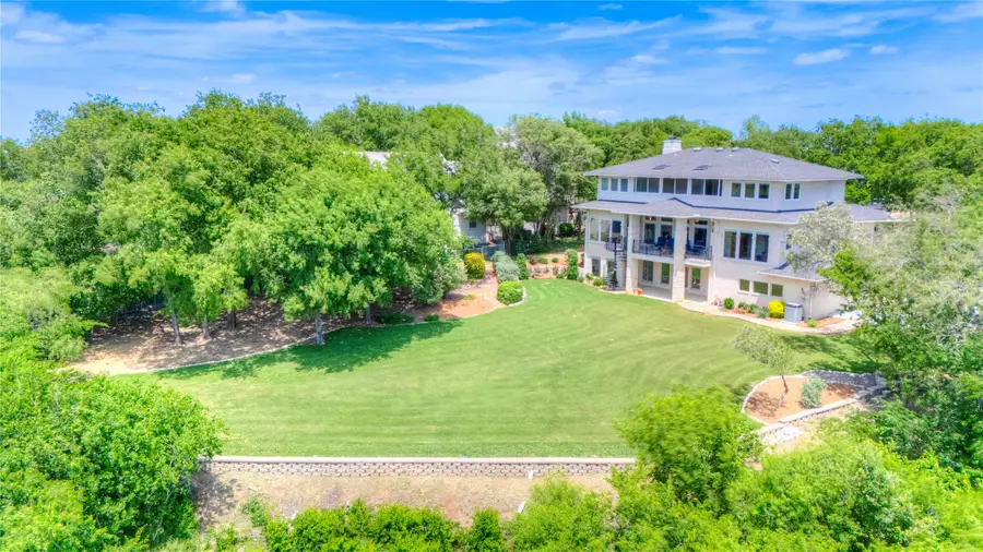 1132 Mallard Pointe Drive, Grand Prairie, TX 75104 - #3
