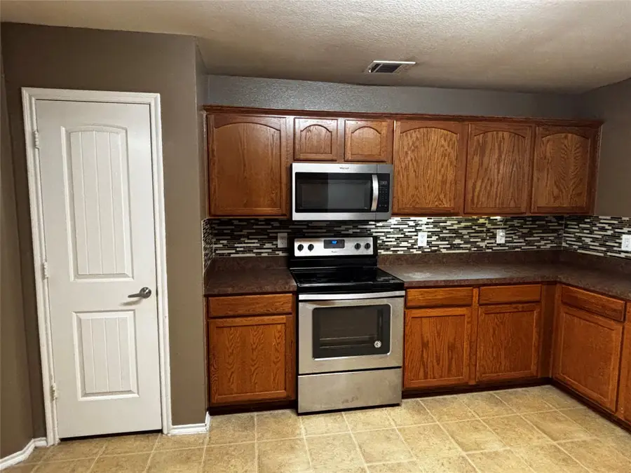 2027 Lake Trail Drive, Heartland, TX 75126 - #3