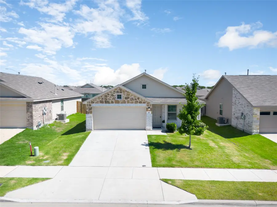 320 Red Rock Trail, Fort Worth, TX 76052 - #2