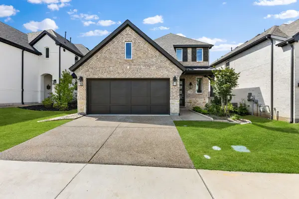 3528 Damsel Mackenzie Street, Lewisville, TX 75056
