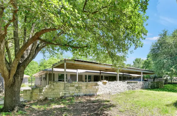 5313 Hidden Oaks Lane, Arlington, TX 76017