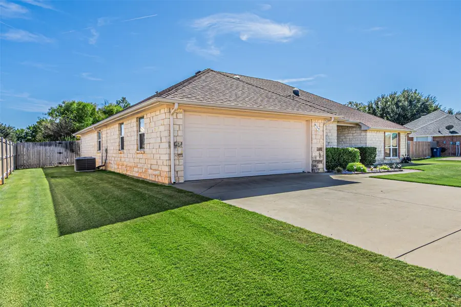 617 Parker Lane, Granbury, TX 76048 - #2