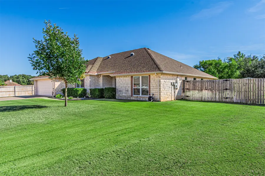 617 Parker Lane, Granbury, TX 76048 - #3