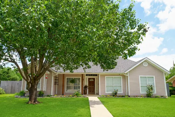 732 N Elm Street, Muenster, TX 76252