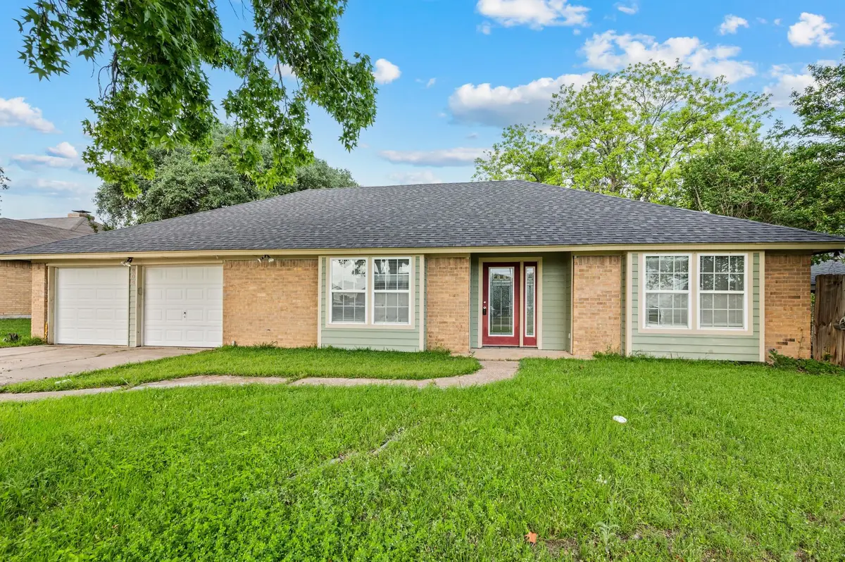204 Overcrest Drive, Benbrook, TX 76126 - #1