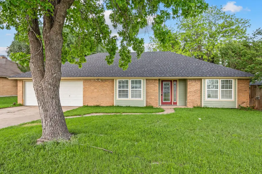 204 Overcrest Drive, Benbrook, TX 76126 - #3