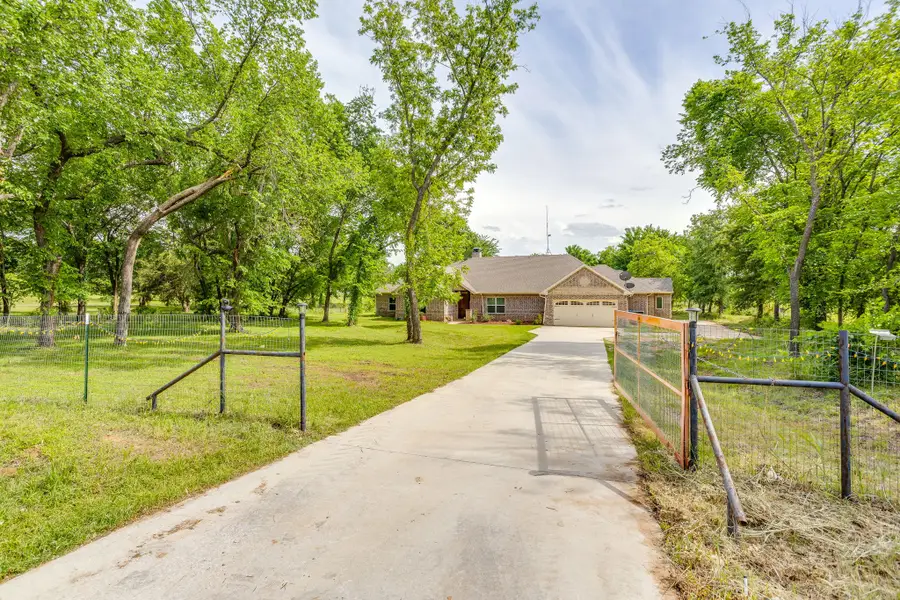 739 County Road 3696, Springtown, TX 76082 - #2
