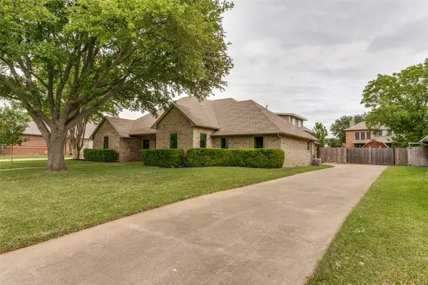 1913 Quail Run Drive, Corinth, TX 76208