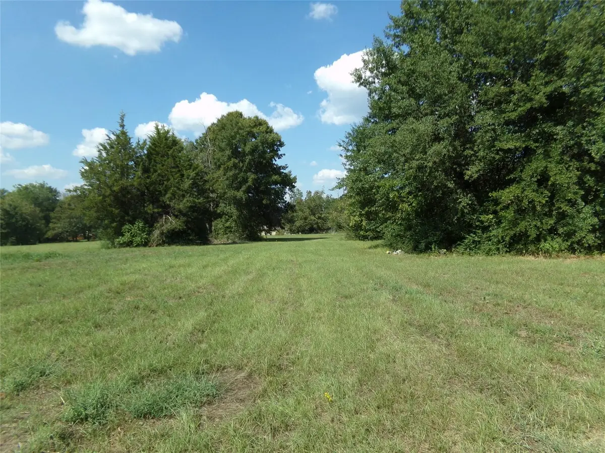 000 E Cherry Street, Paris, TX 75460 - #1