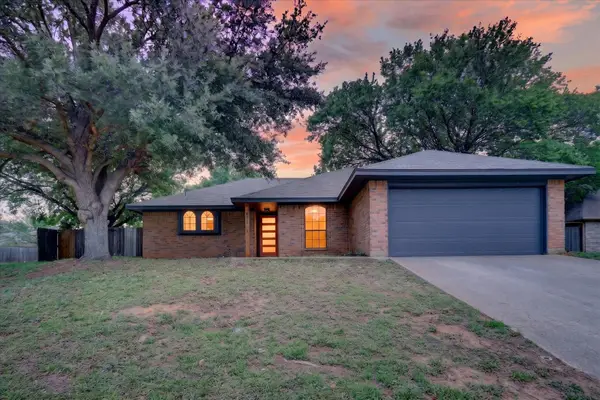 5410 Stagetrail Drive, Arlington, TX 76017