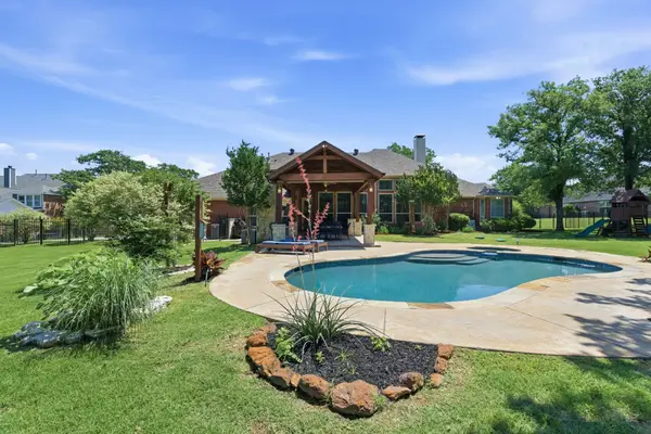 122 W Carruth Lane, Double Oak, TX 75077