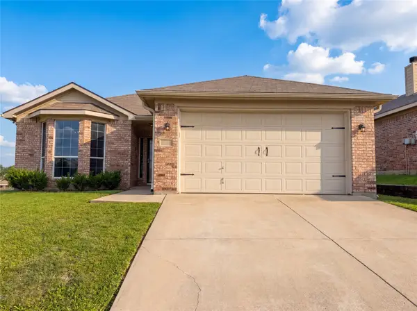 10001 Blue Bell Drive, Fort Worth, TX 76108