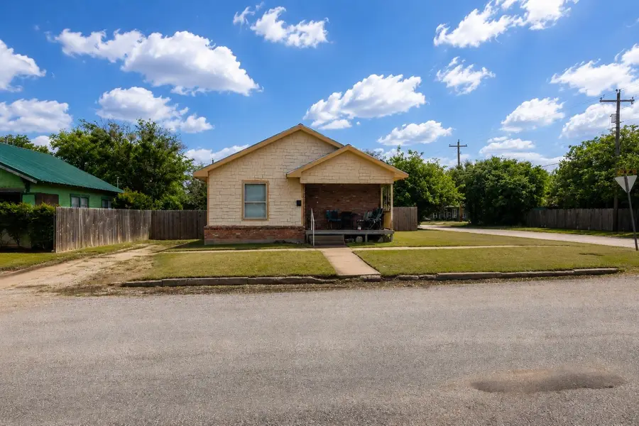 309 W 10th Street, Cisco, TX 76437 - #2