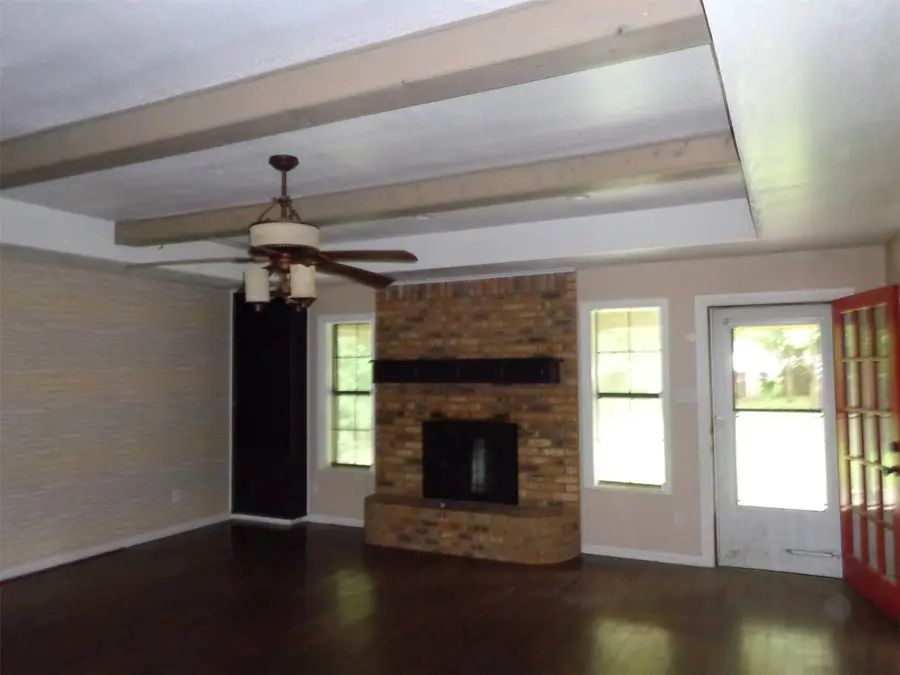 402 S 4th Street, Grandview, TX 76050 - #3