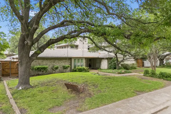 6725 Caulfield Drive, Dallas, TX 75248