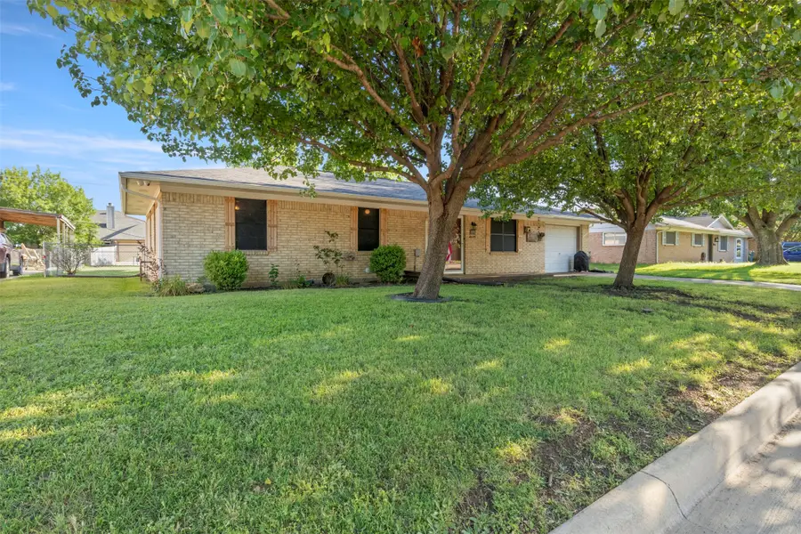 106 Wayne Drive, Sanger, TX 76266 - #2