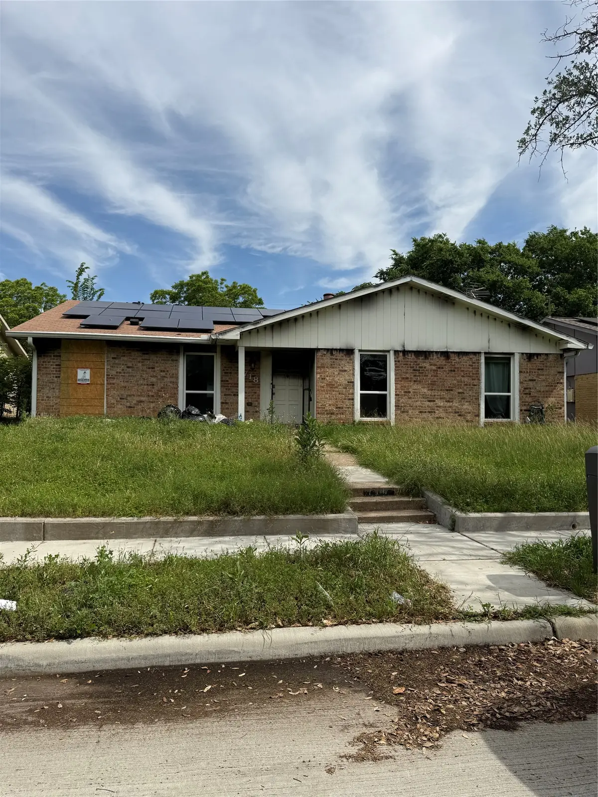 718 Edelweiss Drive, Grand Prairie, TX 75052 - #1