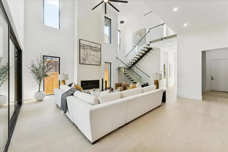 7111 Coronado Avenue, Dallas, TX 75214 - #3