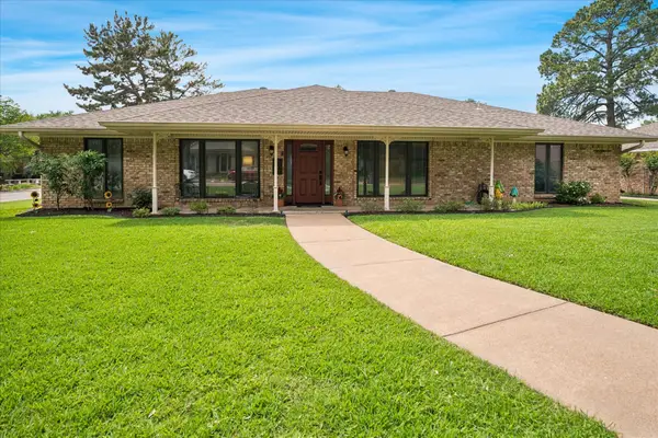1725 Venetian Circle, Arlington, TX 76013