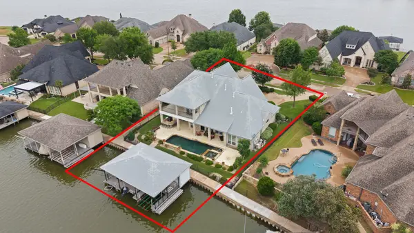 2705 Harborside Drive, Granbury, TX 76048