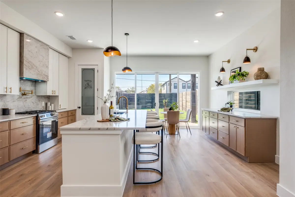 2422 Jeffries Street, Dallas, TX 75215 - #1
