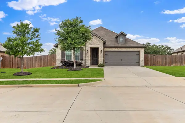 1620 Glade Meadows Drive, Burleson, TX 76058