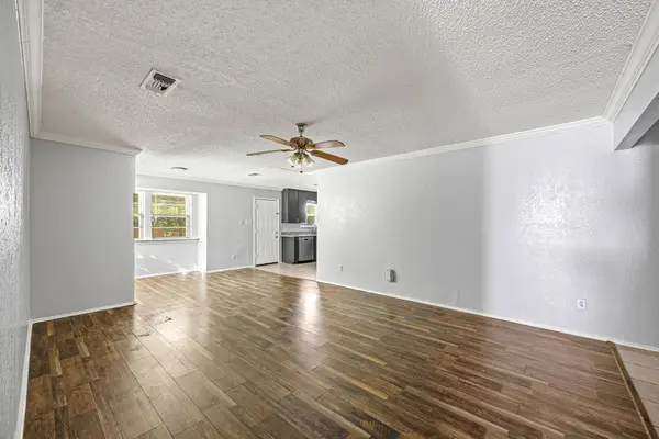 606 Circleview Drive, Mansfield, TX 76063