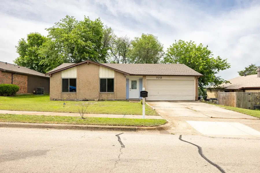 722 Meadowglen Drive, Duncanville, TX 75137 - #2