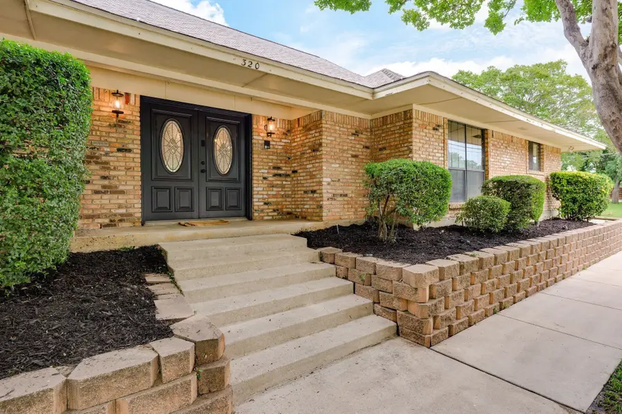 320 S Irving Heights Drive, Irving, TX 75060 - #2