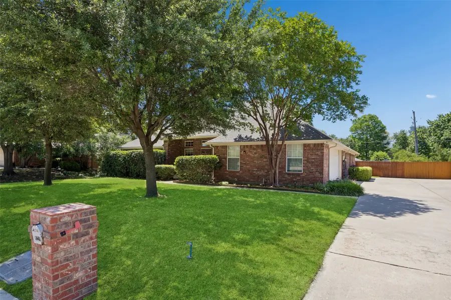 621 W Windsor Drive, Denton, TX 76207 - #2