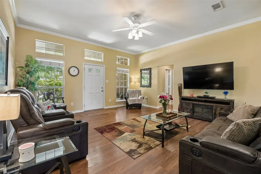621 W Windsor Drive, Denton, TX 76207 - #3