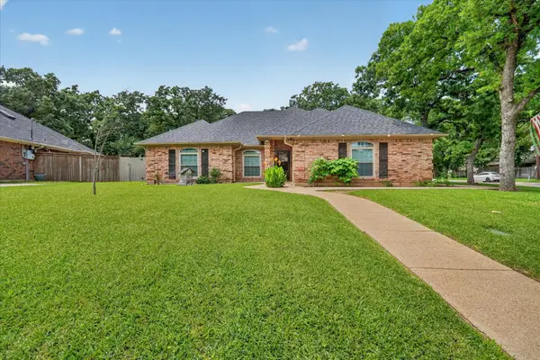 1000 Shady Hill Lane, Burleson, TX 76028