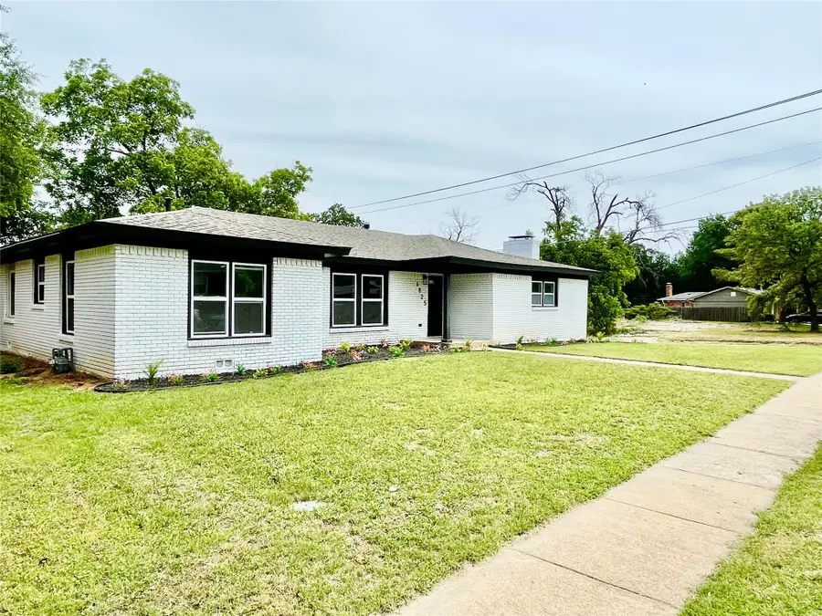 6825 Jewell Avenue, Fort Worth, TX 76112 - #2