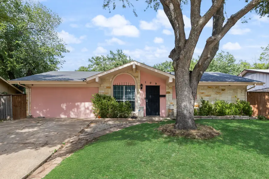 109 Ridgeway Circle, Lewisville, TX 75067 - #2
