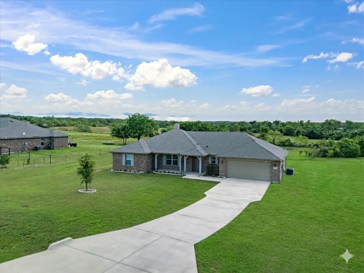 129 Springwood Ranch Loop, Springtown, TX 76082 - #1