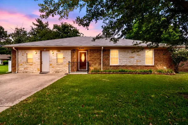 4303 Cypress Springs Court, Arlington, TX 76001